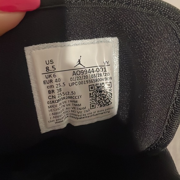 SALE! Woman’s Air Jordan 1 Low.                                  Size US 8.5 - Picture 3 of 12